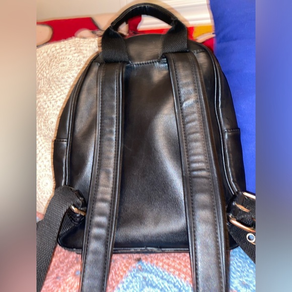 Forever 21 - Picture 4 of 8